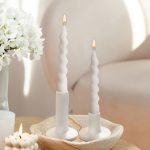 Bougeoirs minimalistes en céramique blanche