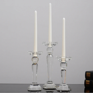 Bougeoir en cristal avec design fuselé