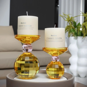 Accessoire décoratif : bougeoir en cristal jaune