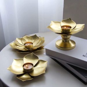 Bougeoir doré en forme de lotus décoratif