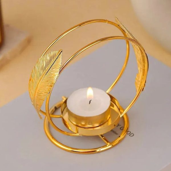 Design moderne de bougeoir doré, idéal pour la décoration
