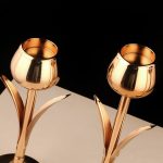 Bougeoir Doré au design tulipe, parfait pour ambiances chaleureuses