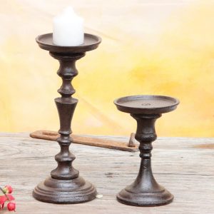 Bougeoir Noir en métal foncé, ambiance médiévale