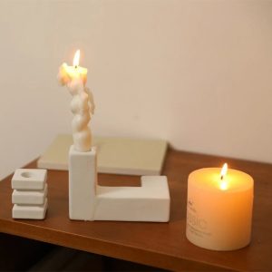 Bougeoir céramique stylisé avec formes géométriques