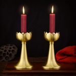 Bougeoir en laiton bouddhique élégant pour la spiritualité