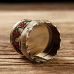 Objet de décoration en fonte dorée, chic et tendance