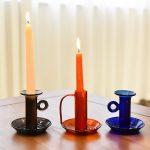 Verre coloré pour bougeoir à main, style et fonctionnalité réunis