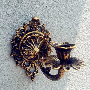 Élégant bougeoir mural doré antique pour l'intérieur