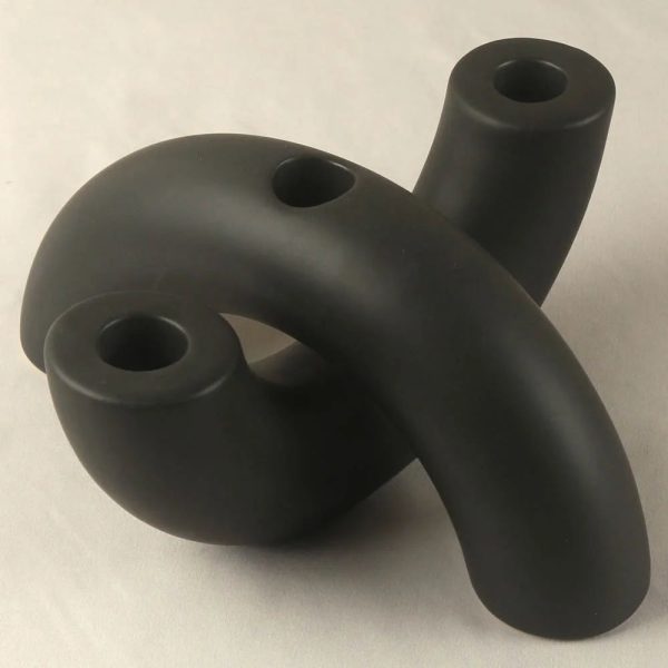 Bougeoir élégant en noir, idéal pour éclairer vos soirées