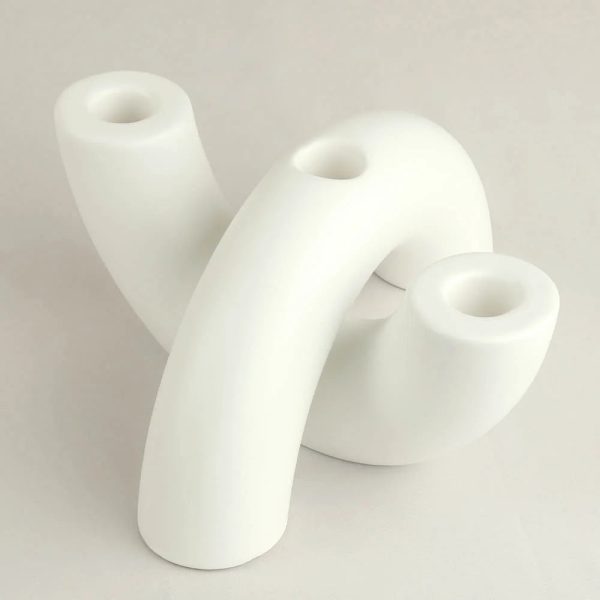 Bougeoir au design contemporain en noir, pour un style raffiné