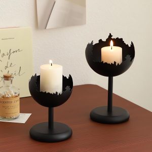 Ensemble de bougeoirs noirs en métal décoratifs