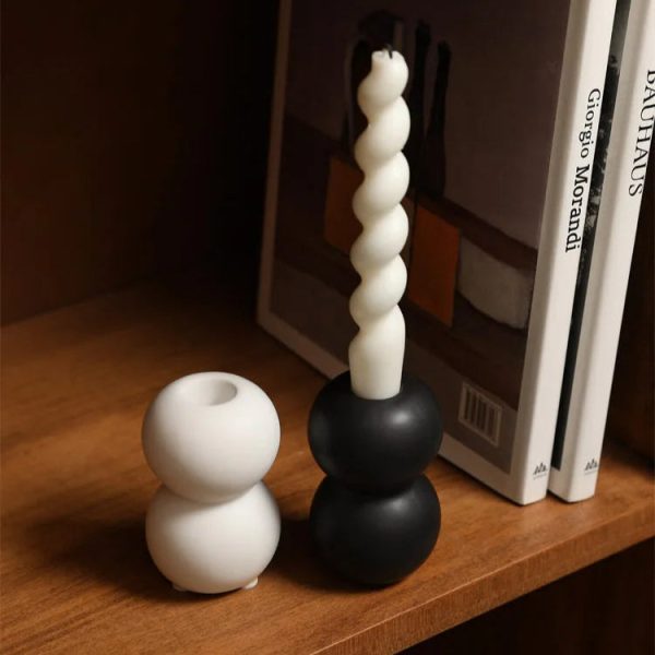 Élégance du bougeoir noir en céramique