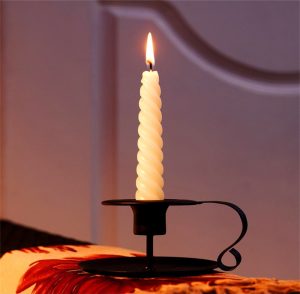 Bougeoir Noir au design rétro, parfait pour la décoration intérieure