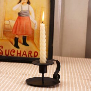 Bougeoir Noir, pièce essentielle pour illuminer vos soirées