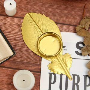 Bougeoir doré en métal, style plume raffinée