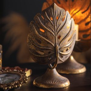 Accessoire déco doré, style tropical pour salons modernes