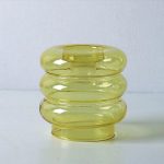 Bougeoir en verre coloré pour ambiance chaleureuse