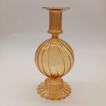 Bougeoir en verre strié, idéal pour ambiance chaleureuse