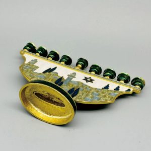 Hanoukkia 9 branches Jerusalem, design authentique et raffiné