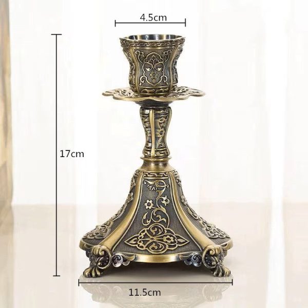 Accessoire de Décoration : Candélabre Ornementé