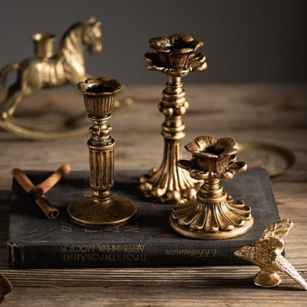 Bougeoir Doré au design antique, ajout de charme vintage