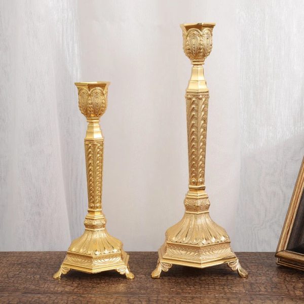 Chandelier en métal doré style baroque