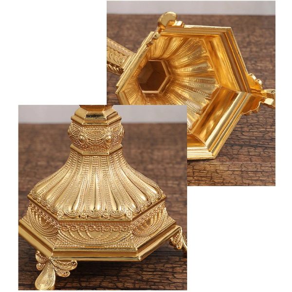 Élégant chandelier baroque doré en fonte