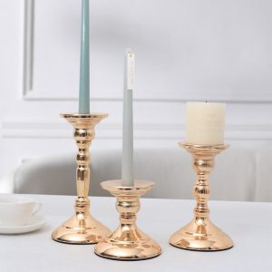 Accessoire décoratif doré, parfait pour les bougies