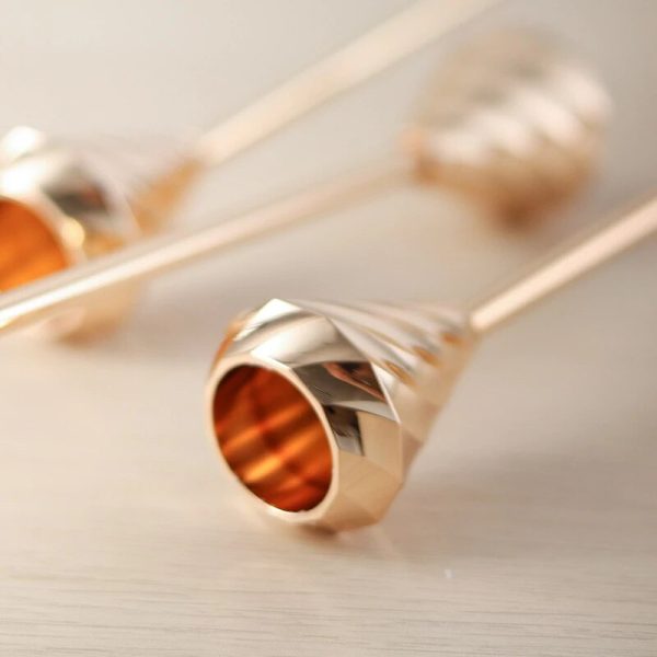 Chandelier en fer forgé, trois bras lumineux