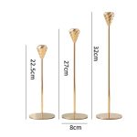 Lustre décoratif doré, style raffiné