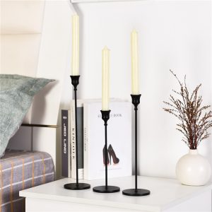 Chandelier noir en fonte, design cloche élégant