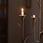 Chandelier doré à trois branches élégant