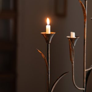 Chandelier doré à trois branches élégant