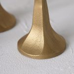 Suspension dorée en fer, design minimaliste