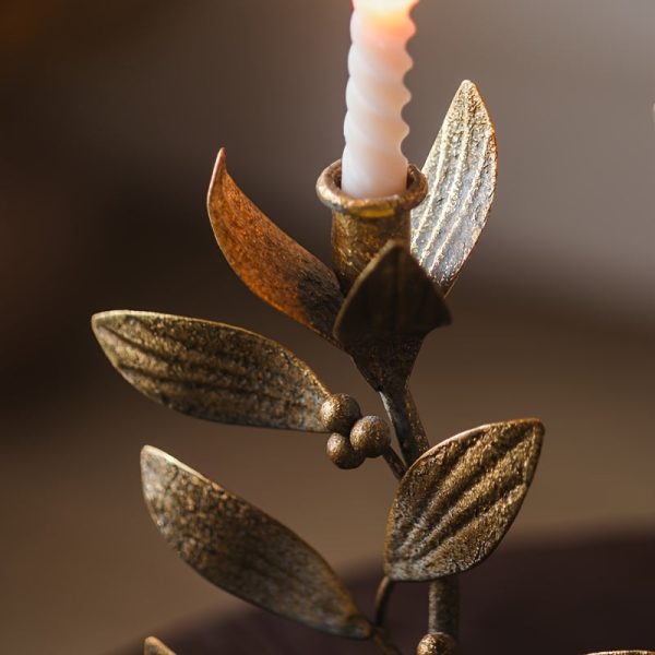 Chandelier doré au design unique en métal et fonte