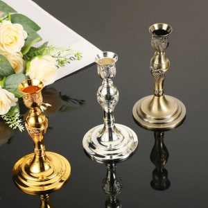 Chandelier en fer forgé doré avec motif de vigne