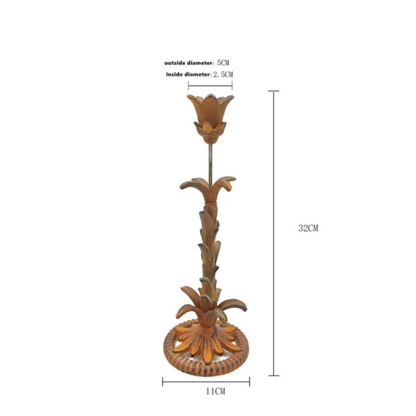 Éclairage élégant en fer forgé avec finition dorée