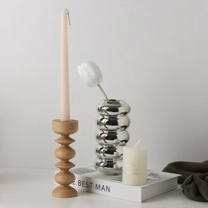 Chandelier en bois noir, ambiance chaleureuse et sophistiquée