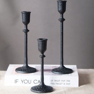 Chandelier en fonte avec finition noire