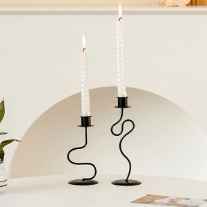 Chandelier en fer forgé de style minimaliste