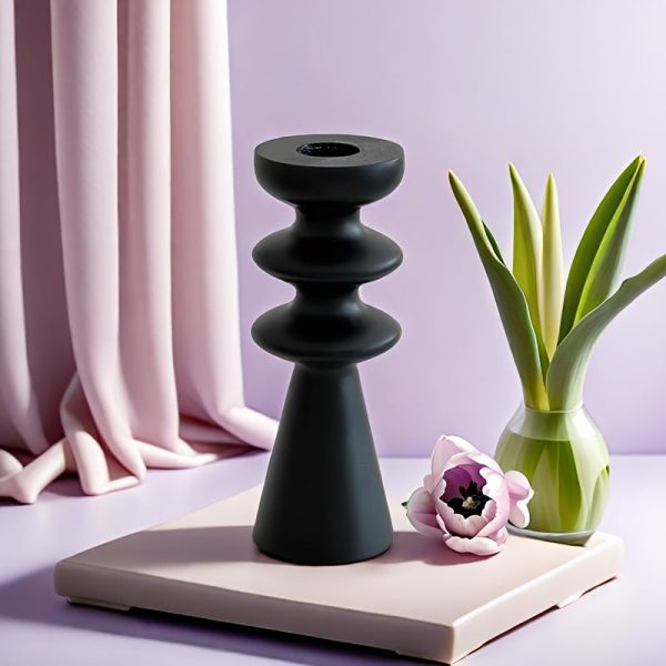 Bougeoirs noirs Totem, une touche moderne pour votre table