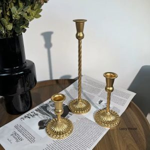 Chandelier doré élégant en métal