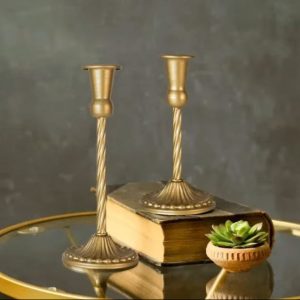 Chandelier en fer forgé style ancien doré