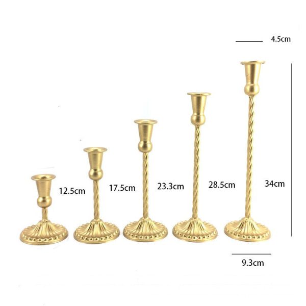 Chandelier décoratif en fer forgé doré