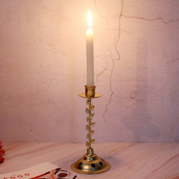 Lumière suspendue en métal noir avec tige feuille