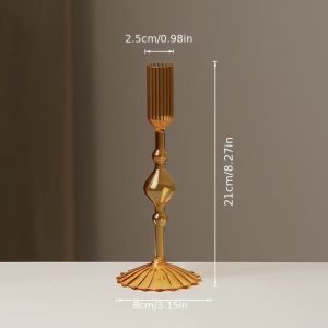 Chandelier en verre aux teintes vibrantes