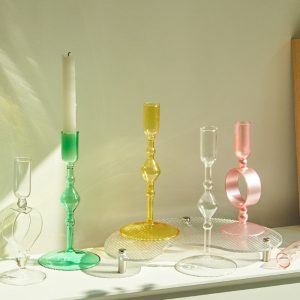 Chandelier en verre jaune élégant