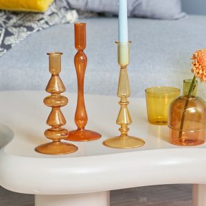 Bougeoir en verre ocre pour une ambiance chaleureuse