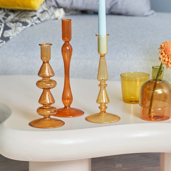 Bougeoir en verre ocre pour une ambiance chaleureuse