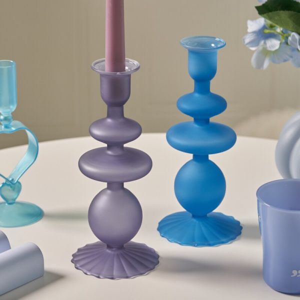Bougeoir en verre coloré doux et moderne
